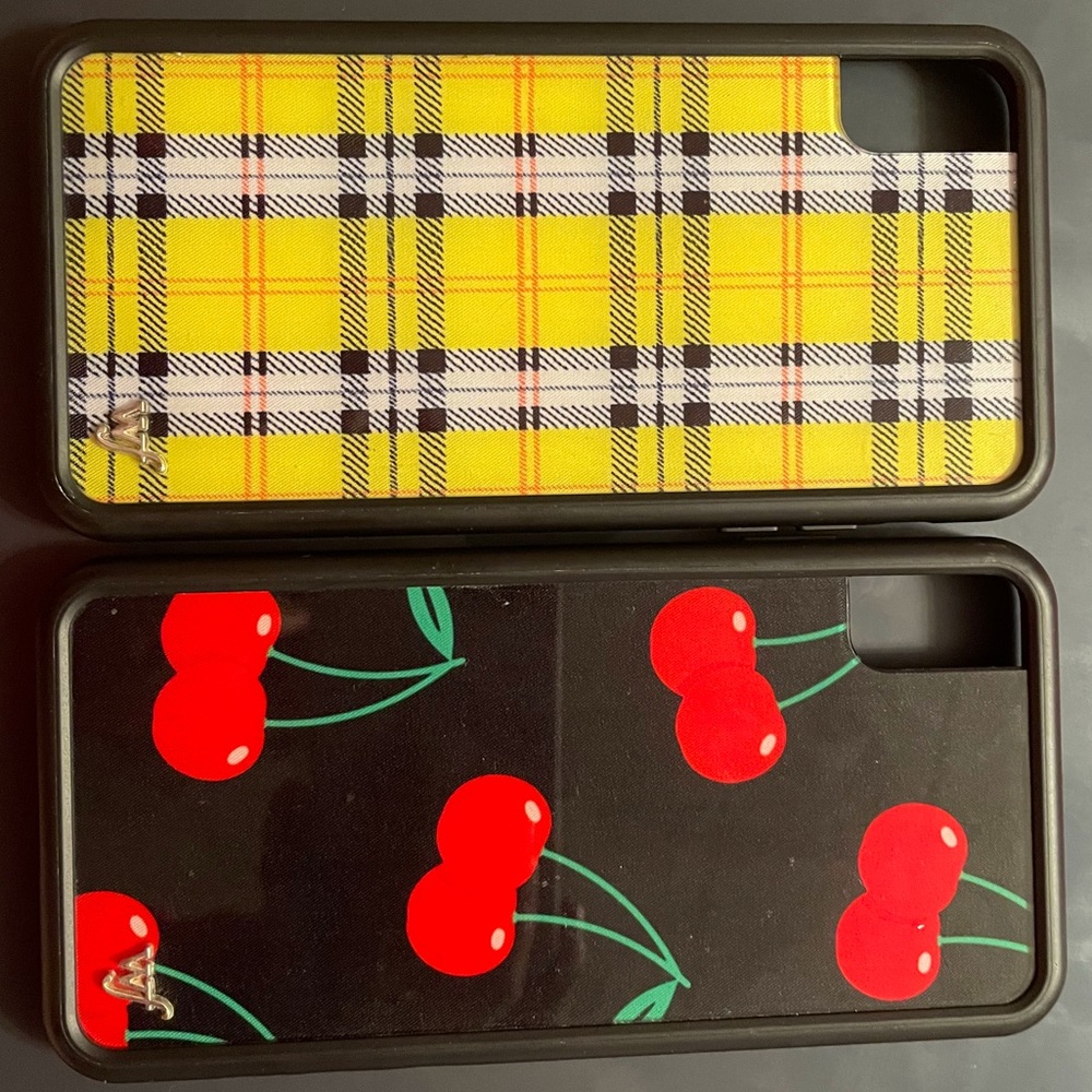 Two IPhone XS Max Wildflower cases